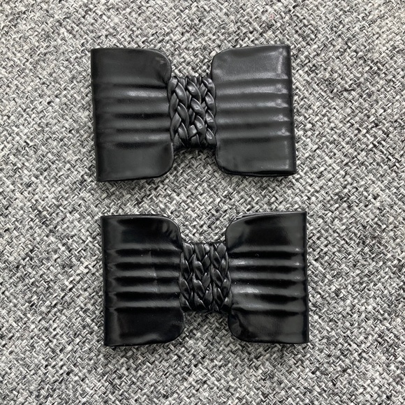 5/$100 🎀 Shoe bows - Picture 2 of 4